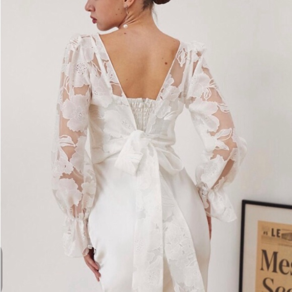 Sheer Floral Lace Tie-Back White Women’s Top